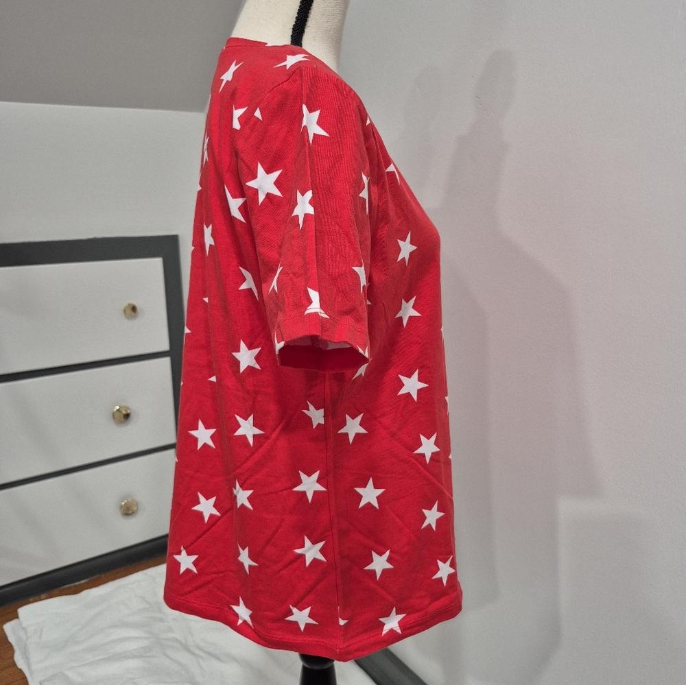 Red Star Patterned Women's Top - Picture 2 of 7